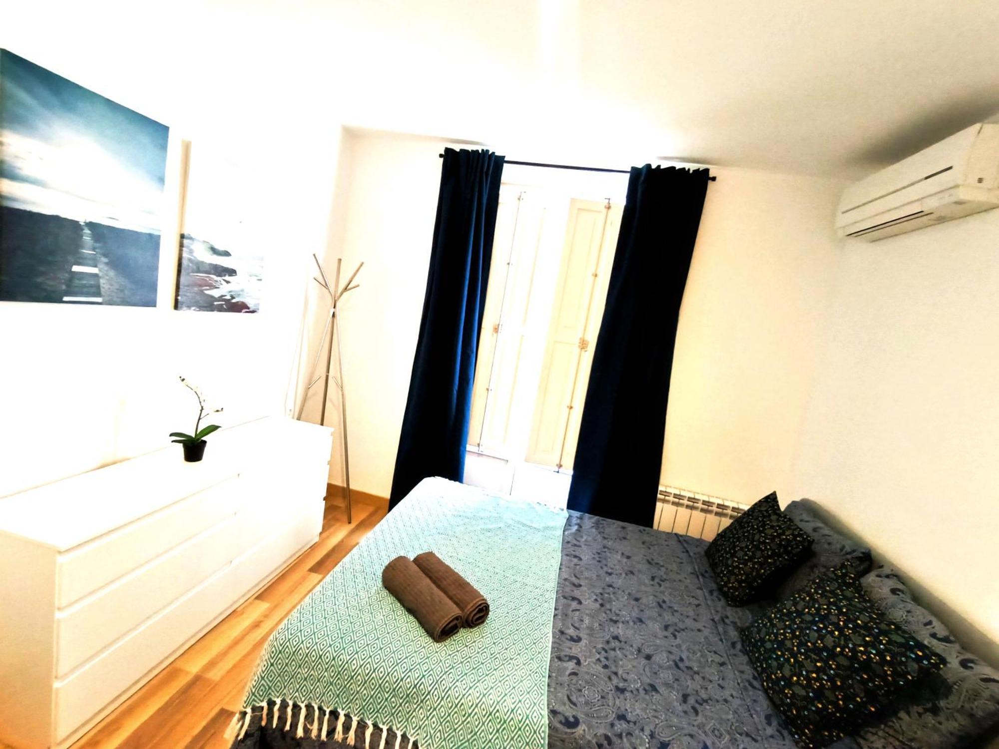 Private Rooms By La Rambla Barcelona Exterior foto