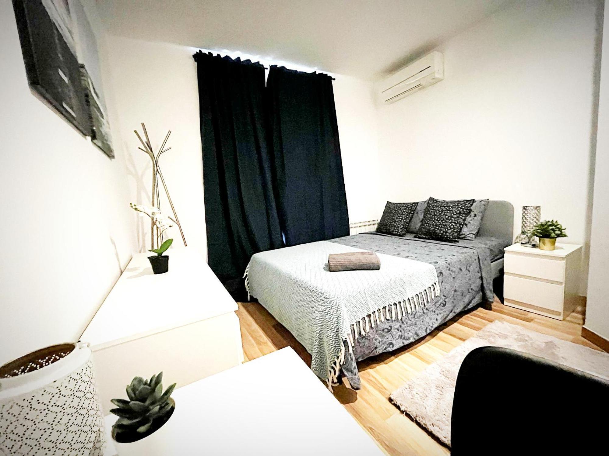 Private Rooms By La Rambla Barcelona Exterior foto